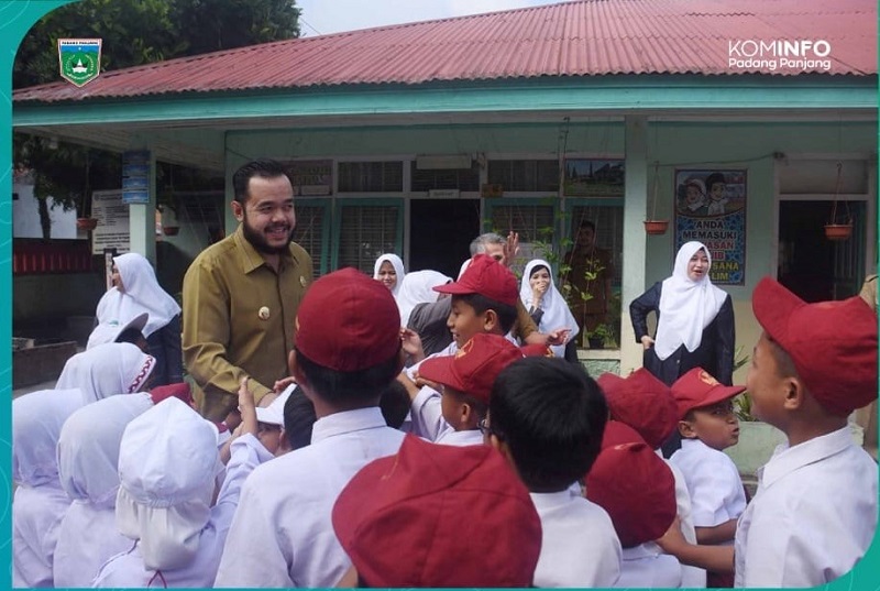 Padang Panjang Teratas Literasi