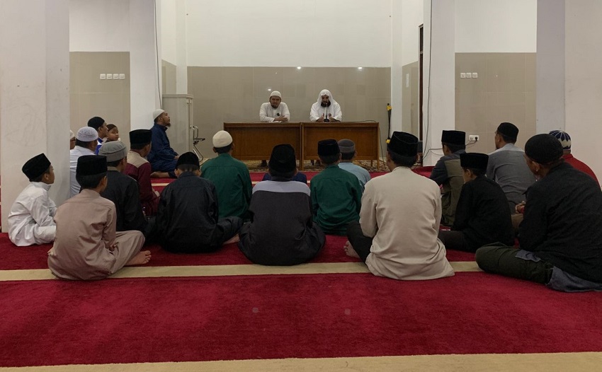 Ponpes Putri Fatimah Kamang Dikunjungi Syaikh Mubarok Al Haritsy dari Madinah