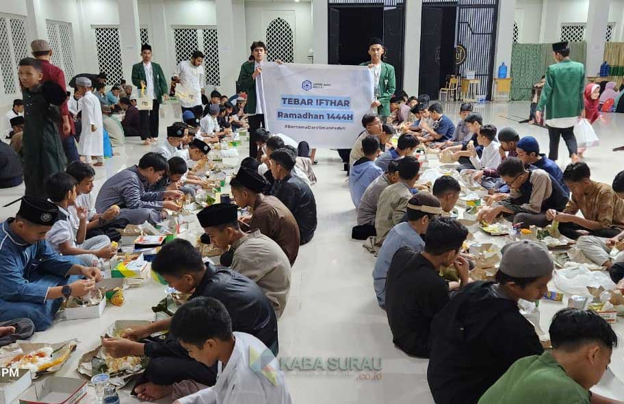 Ponpes Dar el-Iman Berbuka Bersama