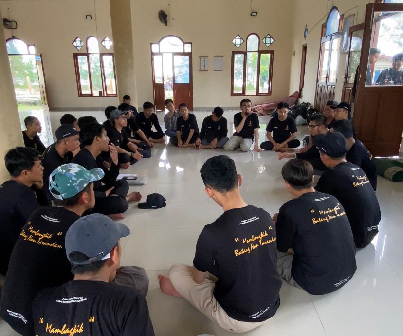 Mahasiswa Minang Pulang Kampung