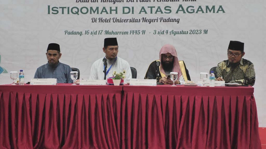 Dauroh Ilmiah di Padang