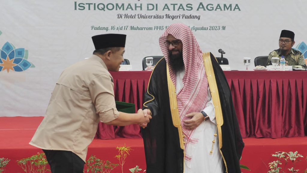 Dauroh Ilmiah di Padang