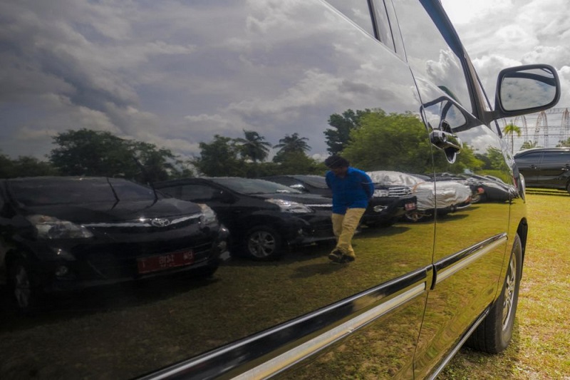 mobil dinas