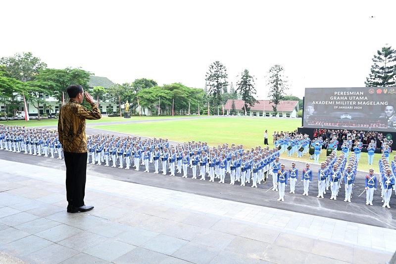 Jokowi Akmil