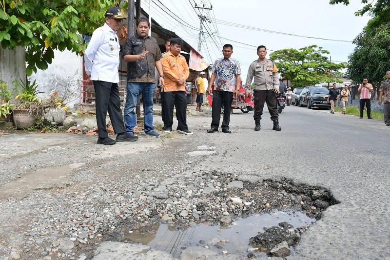Jalan Berlubang Padang