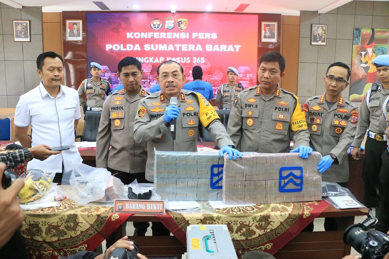 Mobil Pengisian ATM