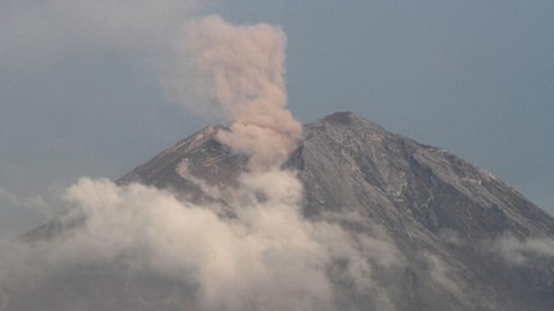 semeru erupsi