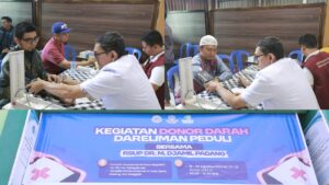 Dukung Aksi Kemanusiaan, Ustadz Rahmat Ridho dan Ustadz Rizki Dasril Turut Donor Darah Bersama Dar El Iman