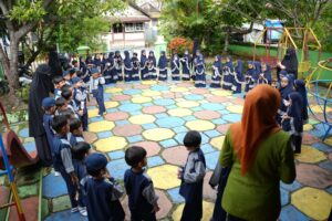 TKIT 1 Dar el-Iman Gelar Outing Class Edukatif Bersama RS Naili DBS